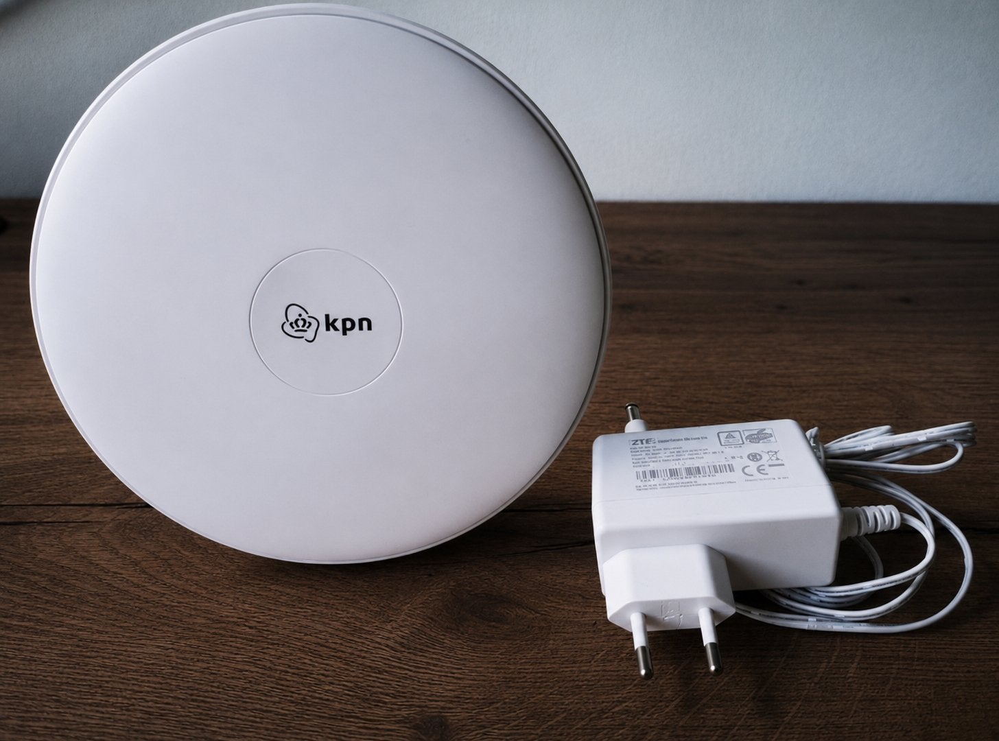 KPN SuperWifi punten (2 stuks) met adapter, Ophalen, Zo goed als nieuw, Router