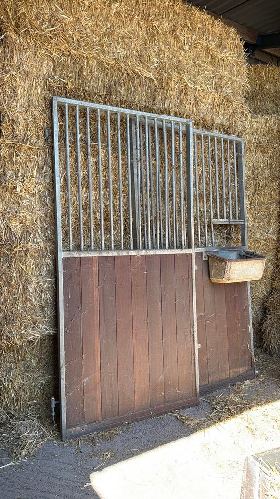 Stalfront paardenstal