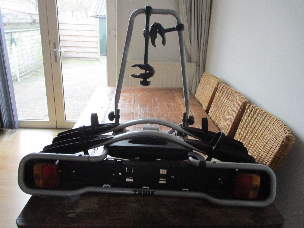 Thule fietsendrager voor 2 fietsen kantelbaar, Ophalen, Elektrische fiets, Zo goed als nieuw, 2 fietsen