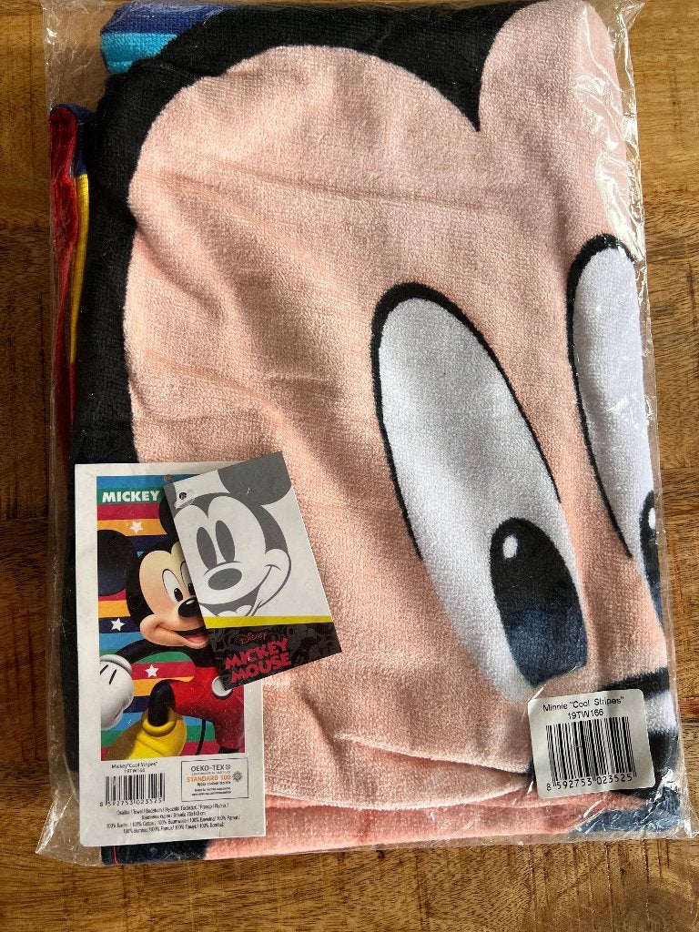 Disney badhanddoek 70x140, Verzamelen, Disney, Ophalen of Verzenden, Overige figuren, Nieuw, Kleding of Textiel