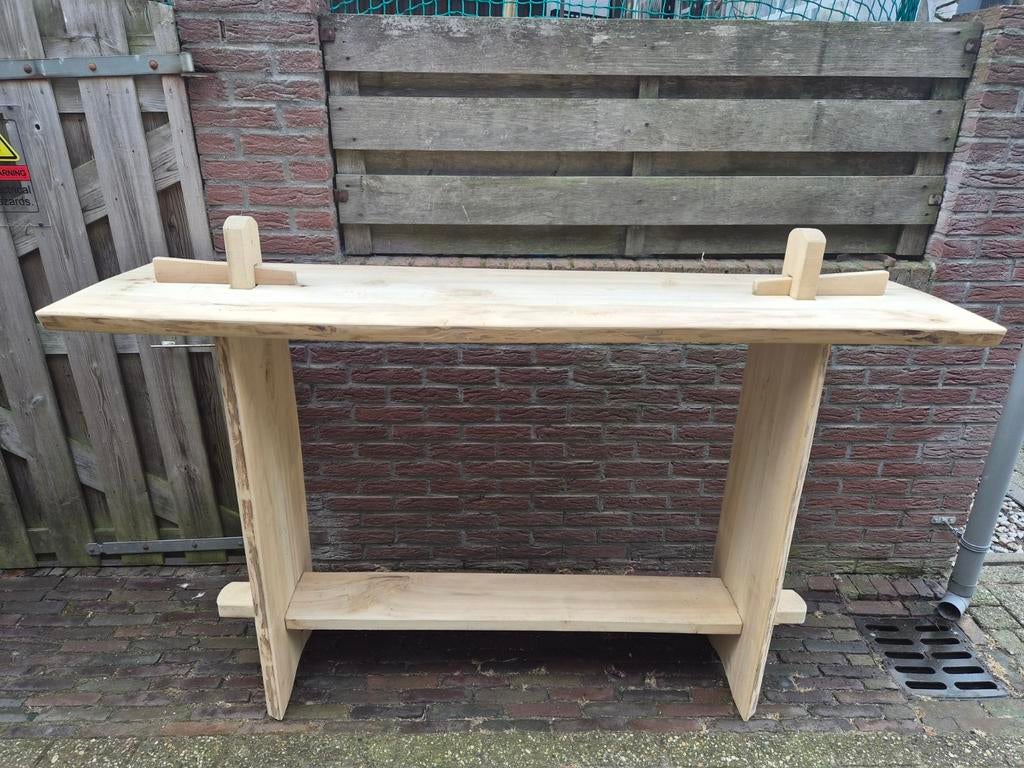 Robuuste houten boomstam stafel behandeld en onbehandeld, Ophalen, Tot twee personen, Zo goed als nieuw, Rustiek, Landelijk