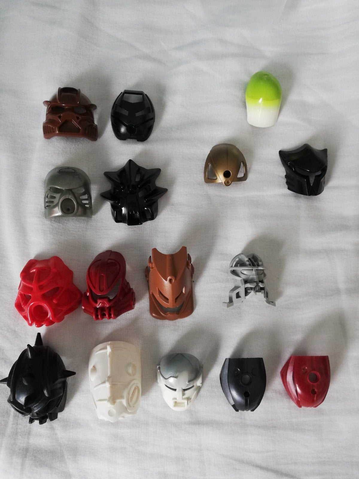 verschillende lego bionicle maskers per stuk te koop, Bionicle, Lego, Ophalen of Verzenden, Zo goed als nieuw
