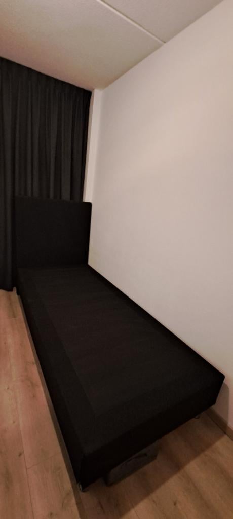 Zo goed als nieuwe boxspring van 90x200 cm in antraciet kleu, Ophalen, Zo goed als nieuw, Eenpersoons, 90 cm