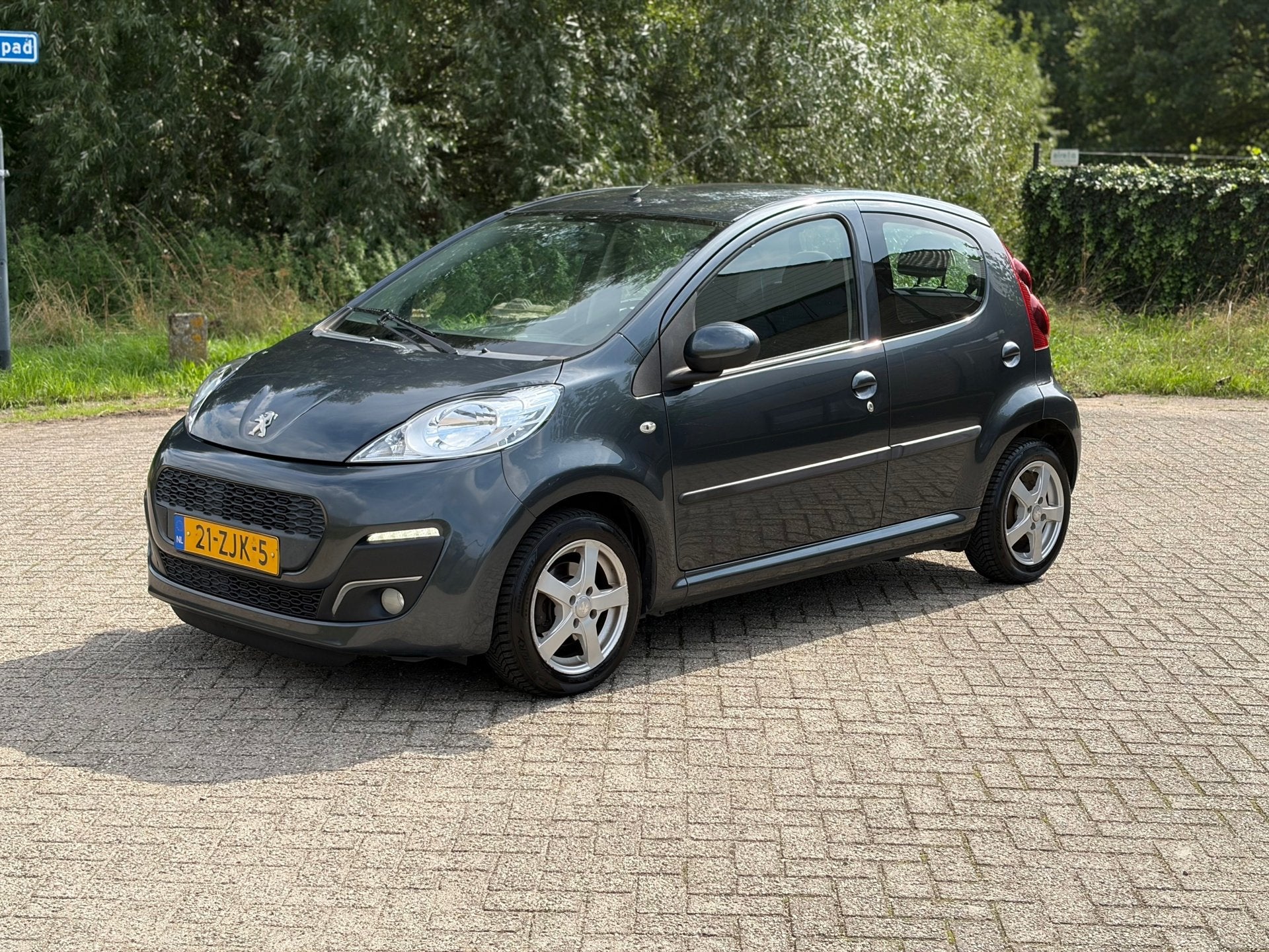 Peugeot 107 1.0 Active AIRCO I 5 DRS I CENTRAAL I TOERENTELL, Voorwielaandrijving, Euro 5, Gebruikt, 4 stoelen