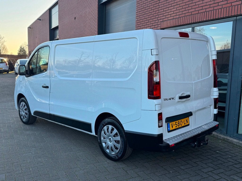 Renault Trafic 1.6 dCi T27 L1H1 Airco Cruise Navi Comfort, Voorwielaandrijving, Parkeersensor, 15 km/l, Gebruikt