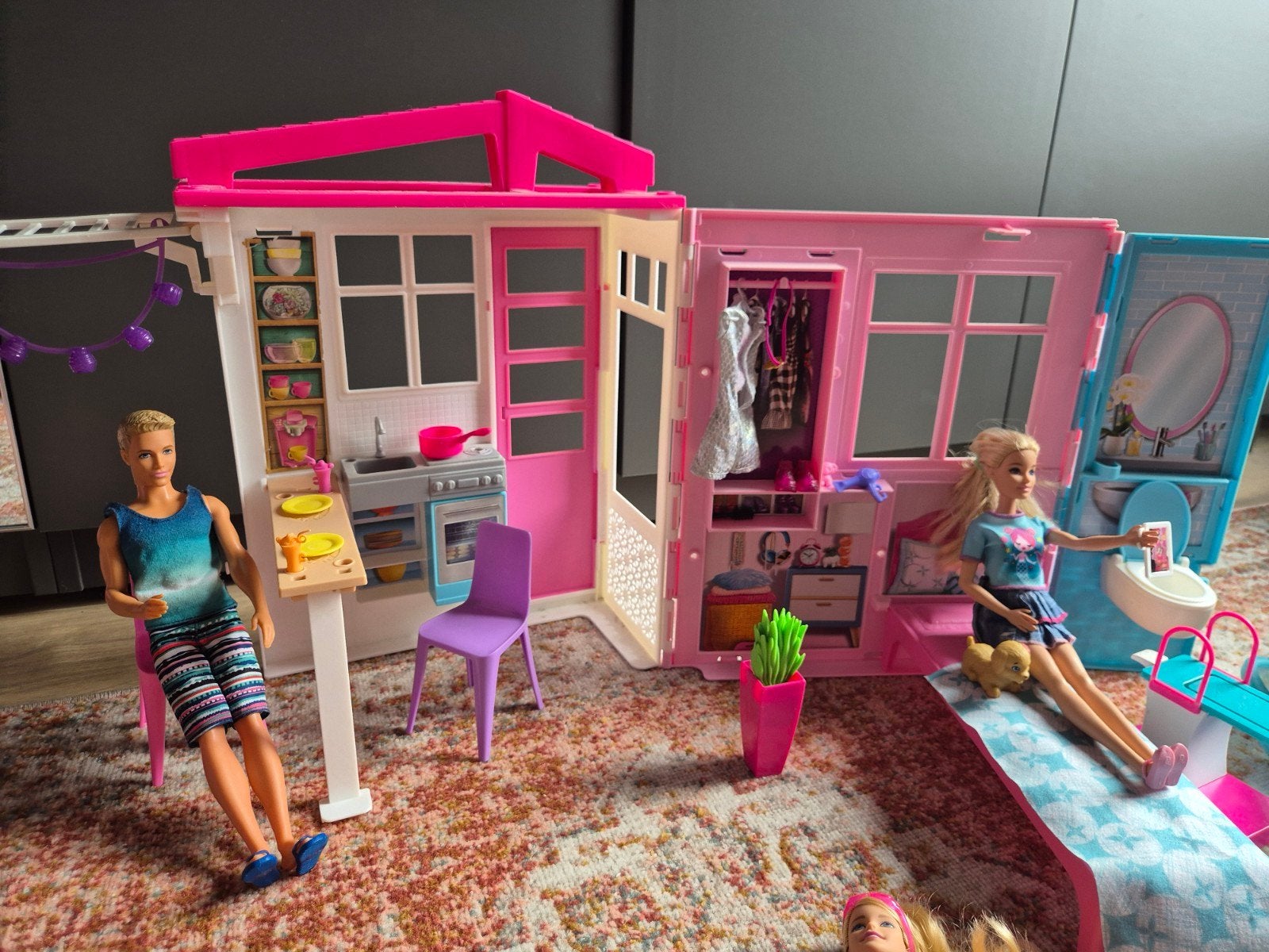 Barbie uitklapbaar huis met 4 Barbies, Ophalen, Barbie
