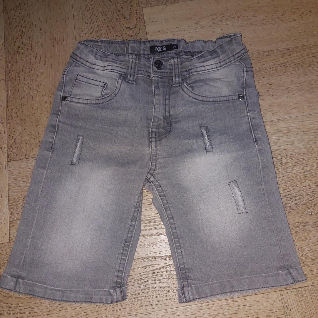Korte broek maat 128, Kinderen en Baby's, Broek, Gebruikt, Ophalen of Verzenden, DNM Kids