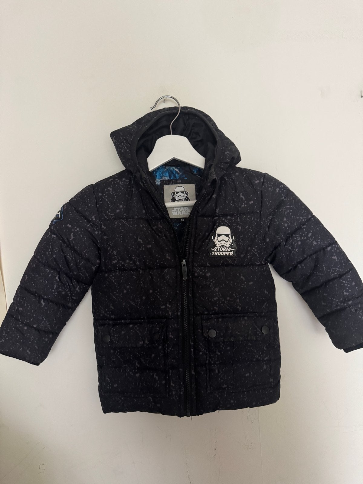 Star Wars Stormtrooper winterjas maat 98, Ophalen of Verzenden, Gebruikt, Jongen, Jas