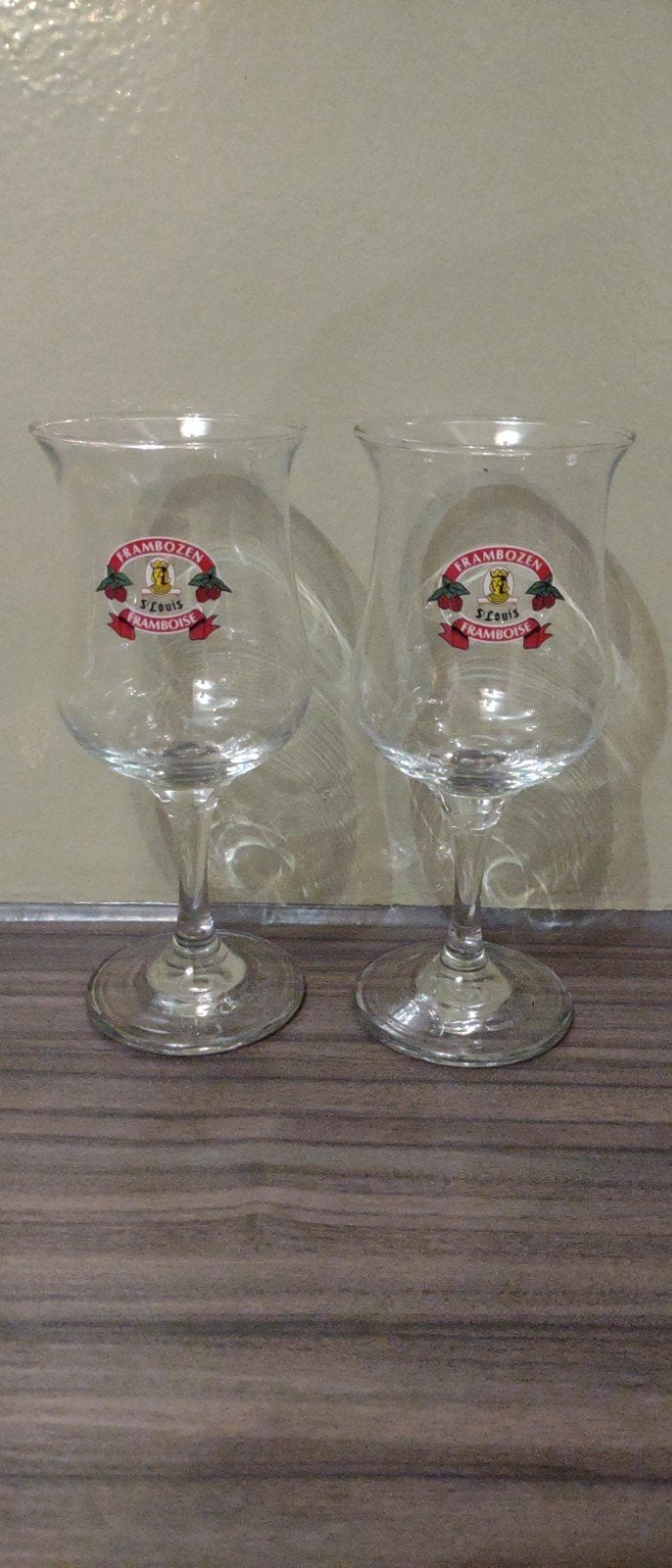 St. Louis Frambozen Kriek glazen
Twee stuks
Verzenden op ris, Ophalen of Verzenden, Nieuw, Glas of Glazen, Overige merken