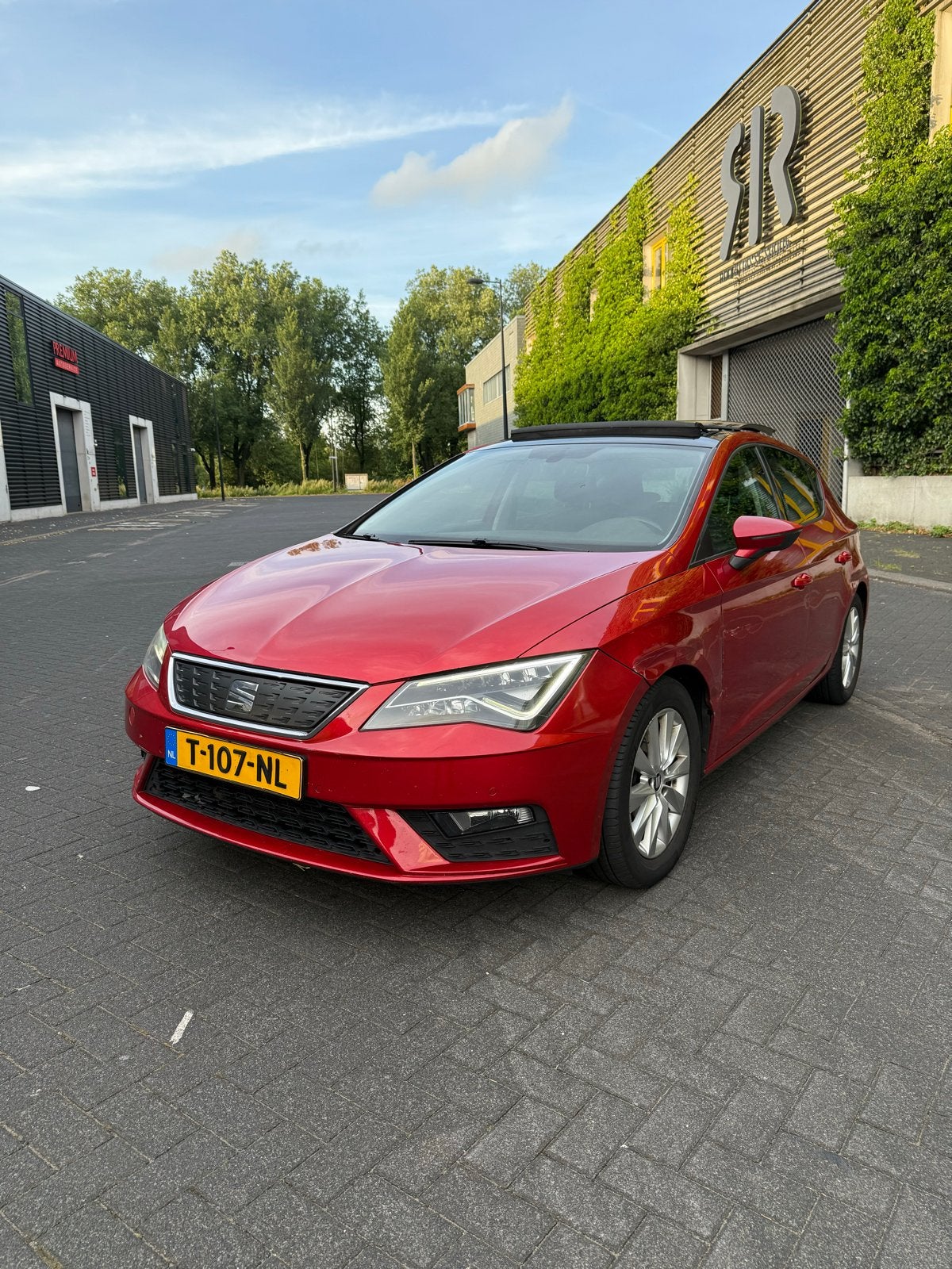 Seat Leon 1.0 Ecotsi Pano/Automaat 2017 Rijdbare schade, Automaat, Ophalen of Verzenden, 999 cc, Benzine