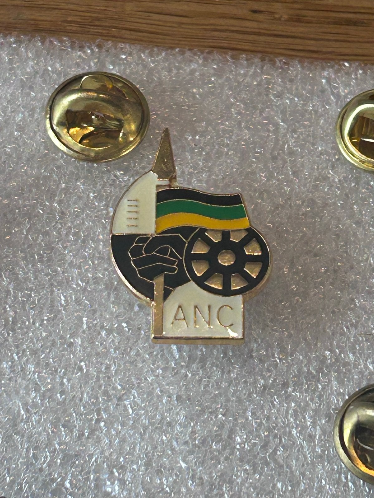 ANC  - Afrikaans Nationaal Congres Pin, Ophalen of Verzenden, Zo goed als nieuw, Overige onderwerpen, Speldje of Pin