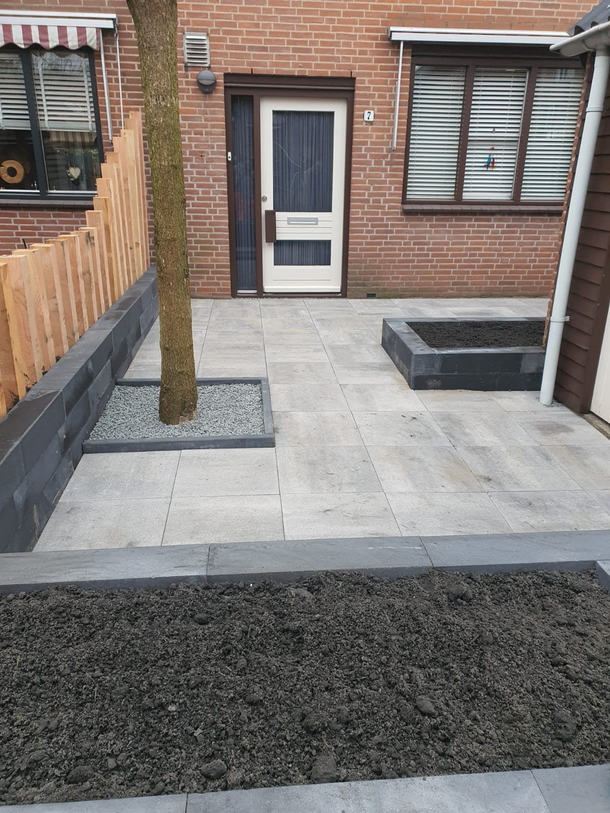 Stratenmaker heeft nog tijd, Diensten en Vakmensen, Tuinmannen en Stratenmakers, Bestrating