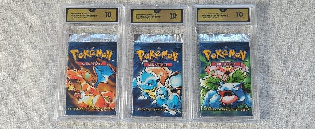 1st Ed Dutch Charizard / Blastoise / Venusaur – Graded 10, Ophalen of Verzenden, Zo goed als nieuw, Booster