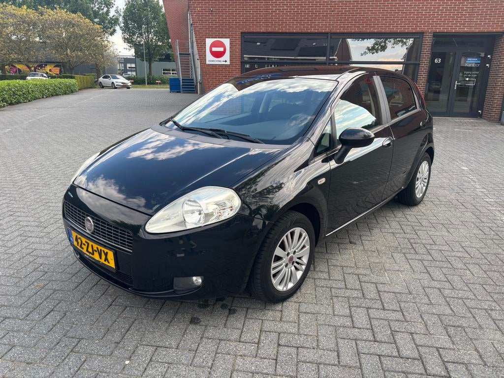 Fiat Punto 1.4 5DR 2008 Zwart | Airco | NAP, Auto's, Voorwielaandrijving, Stof, 40 €/maand, Zwart