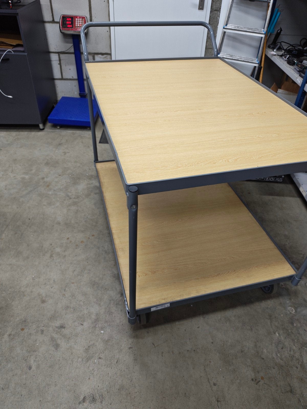 Manutan Transportwagen/Magazijnwagen - 115x80cm - 2 Plateau, Ophalen, Zo goed als nieuw, 70 tot 120 cm