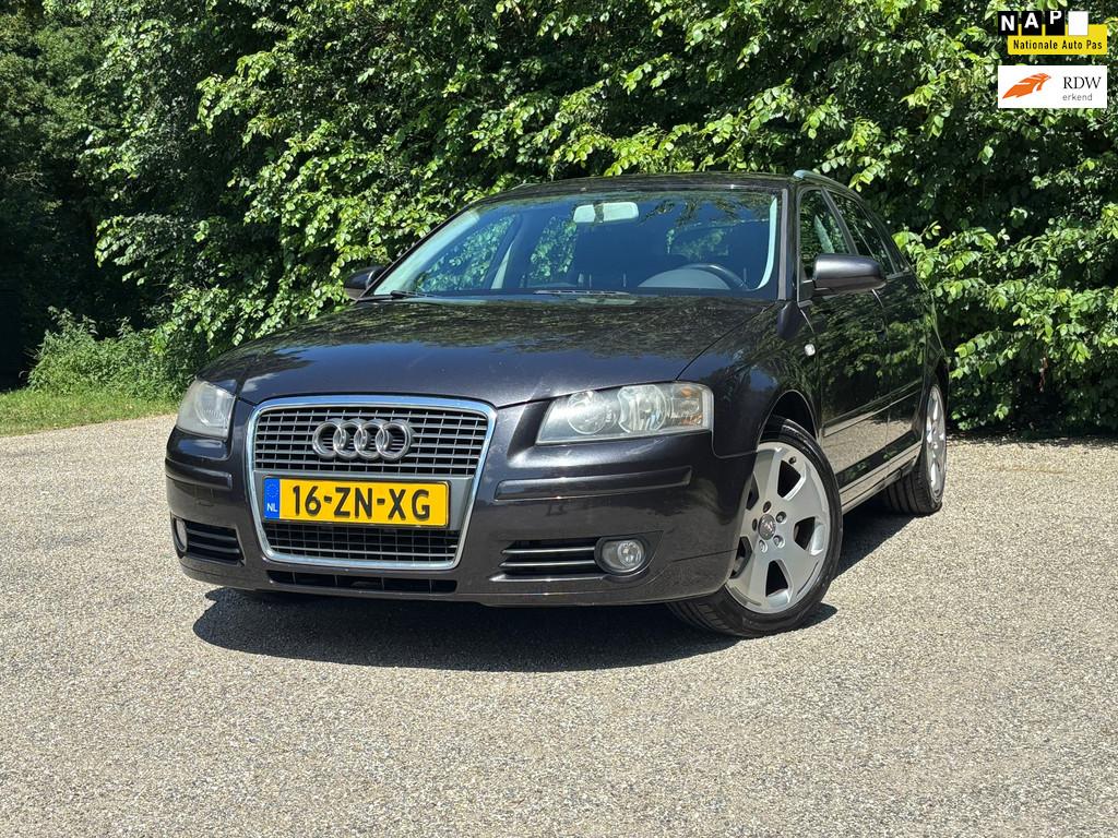 Audi A3 Sportback 1.6 Ambition Pro Line | Airco + Cruise con, Voorwielaandrijving, Gebruikt, 4 cilinders, Handgeschakeld