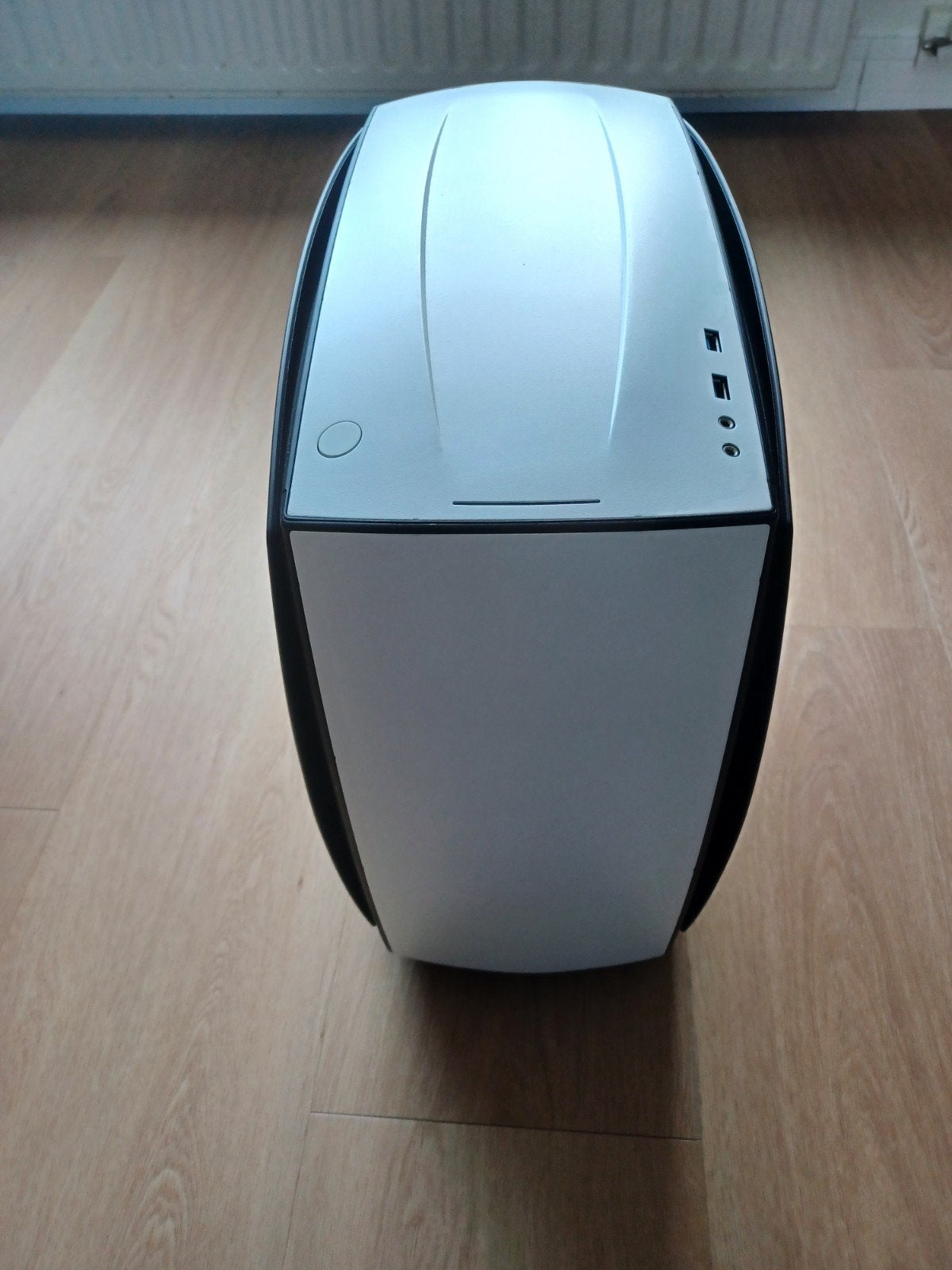 NZXT Manta pc behuizing + Coolermaster 700 Watt voeding, Ophalen of Verzenden