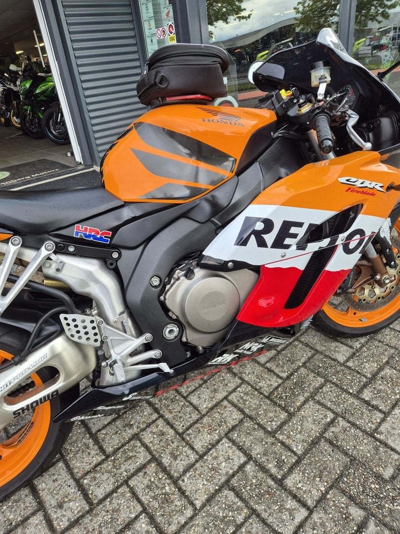 HONDA CBR 1000 RR FIREBLADE (bj 2005) 52,003 km, HONDA, 4 cilinders, Motorrijbewijs A, Bedrijf