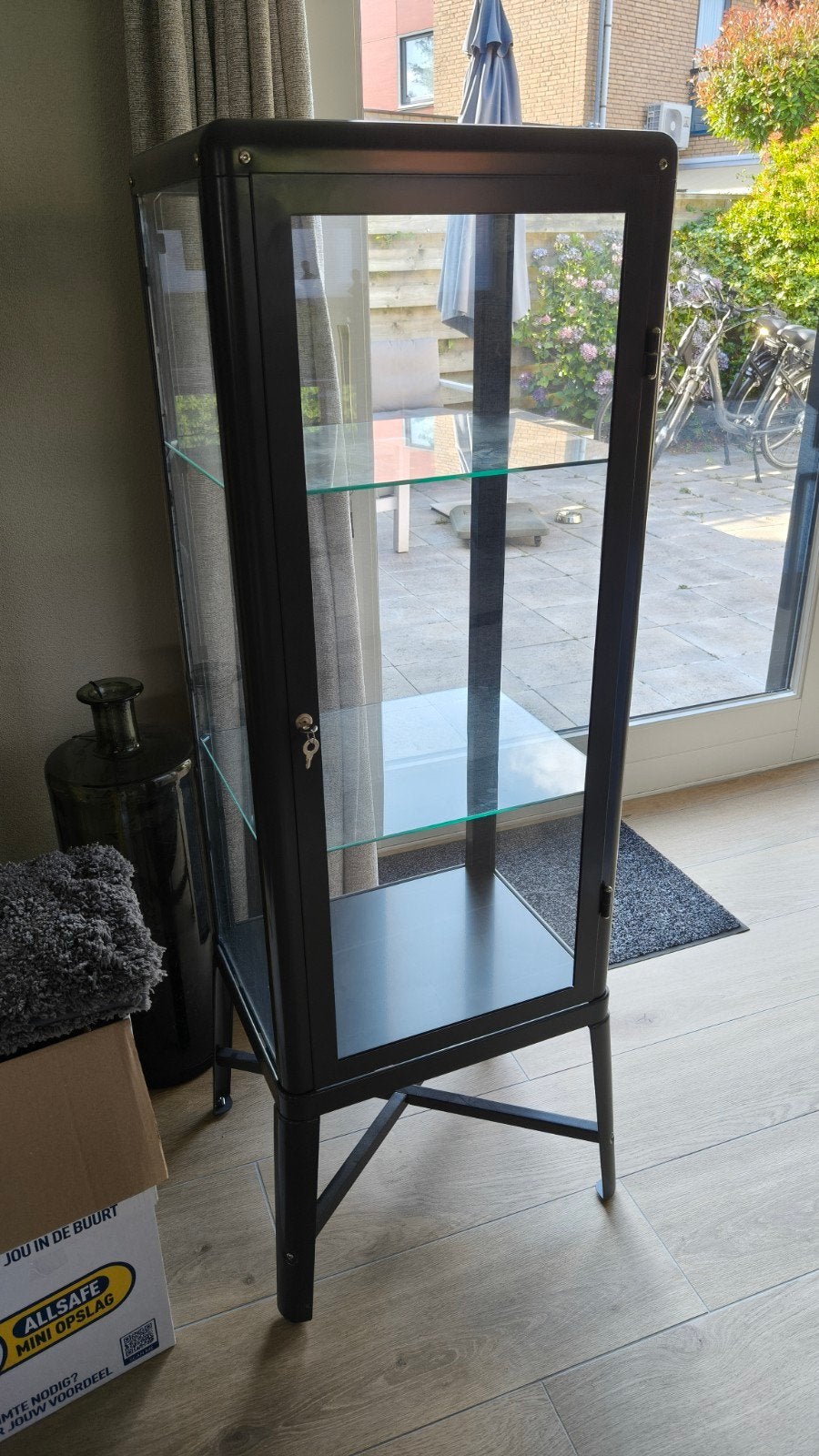 IKEA Vitrinekast - Zo goed als nieuw - Ophalen in Oosterhout, Ophalen, Met deur(en), 50 tot 100 cm, Zo goed als nieuw