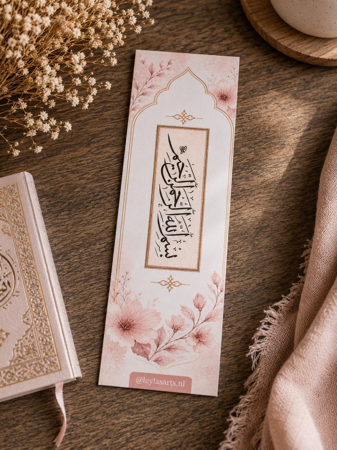 Schattige roze boekenlegger met Bismillah kalligrafie, Verzamelen, Boekenleggers, Ophalen of Verzenden, Nieuw