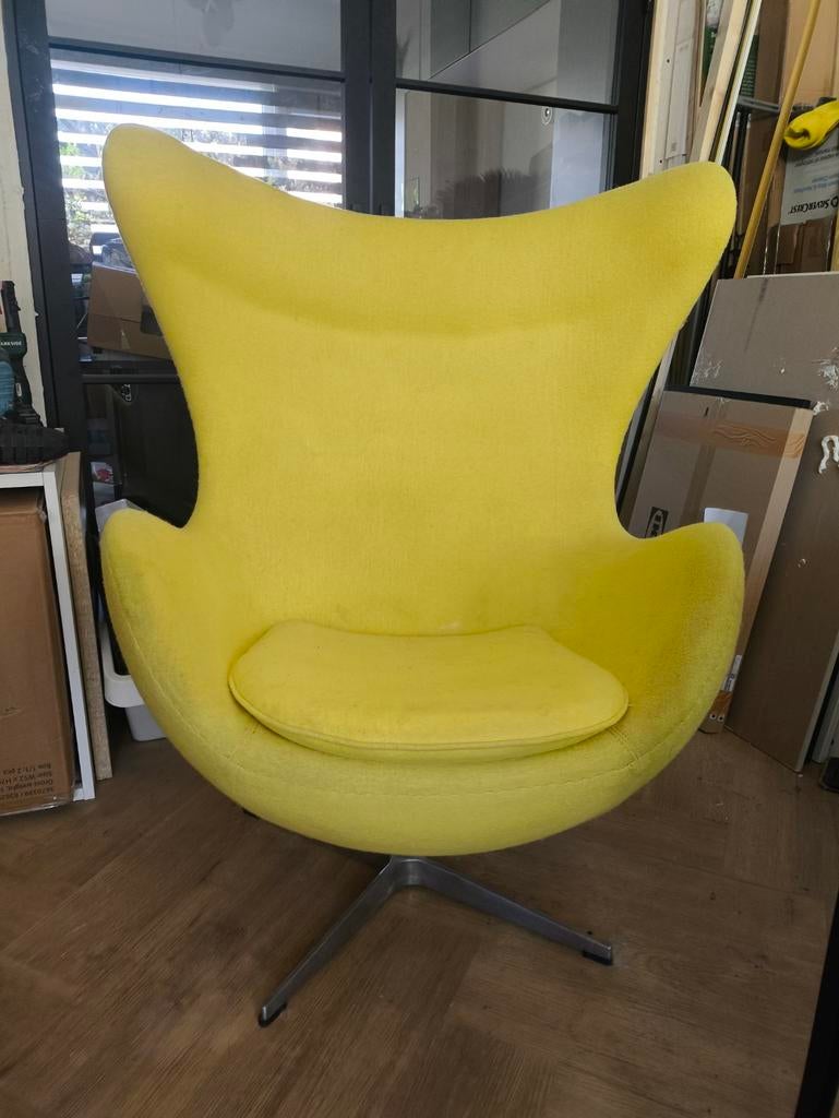 Mooie egg chair als Arne Jacobsen geel kasjmier, Huis en Inrichting, Fauteuils, Ophalen of Verzenden, 75 tot 100 cm