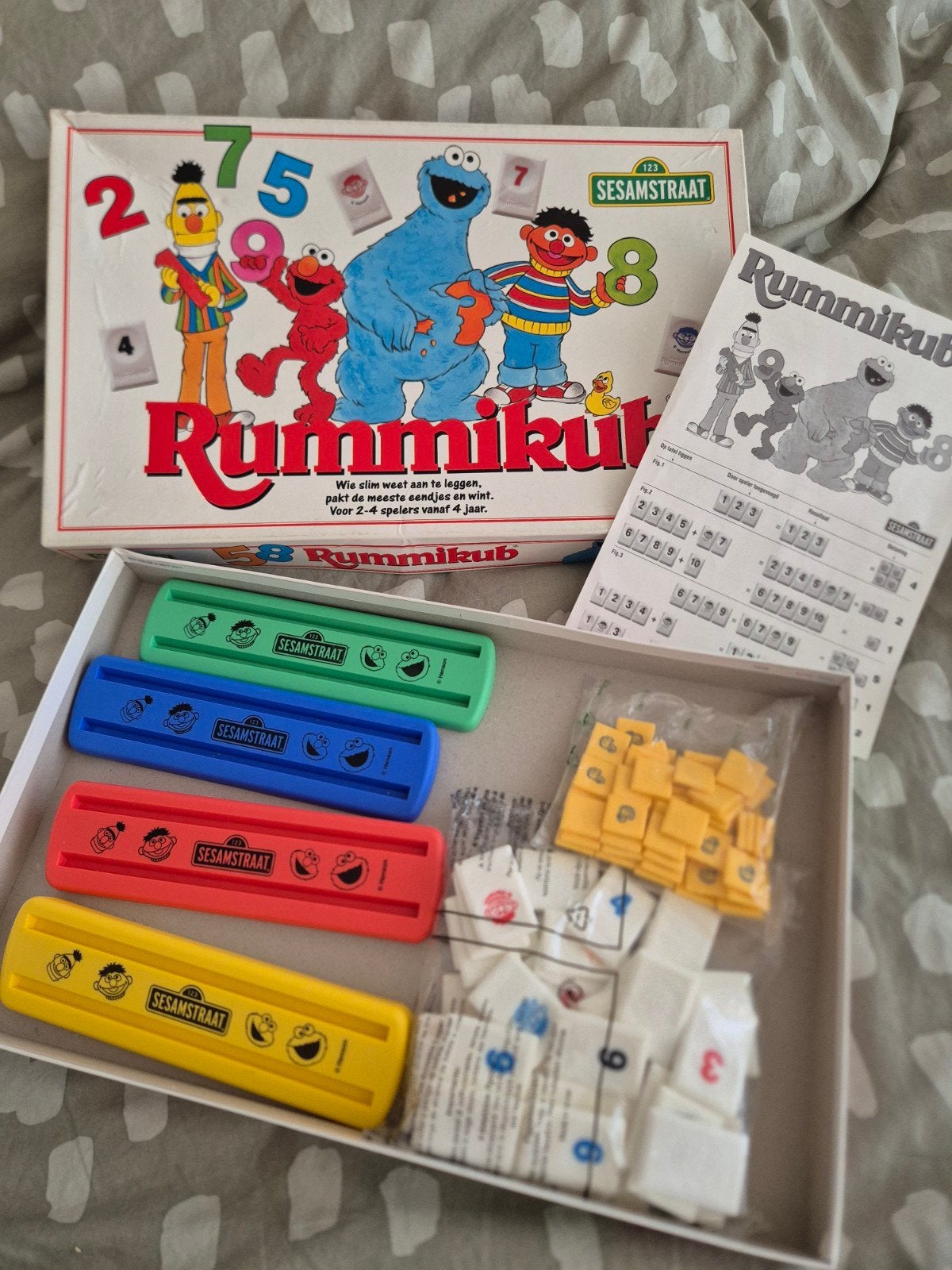 Sesamstraat Rummikub - Educatief Cijferspel voor Kinderen, Een of twee spelers, Ophalen of Verzenden, Zo goed als nieuw, Goliath