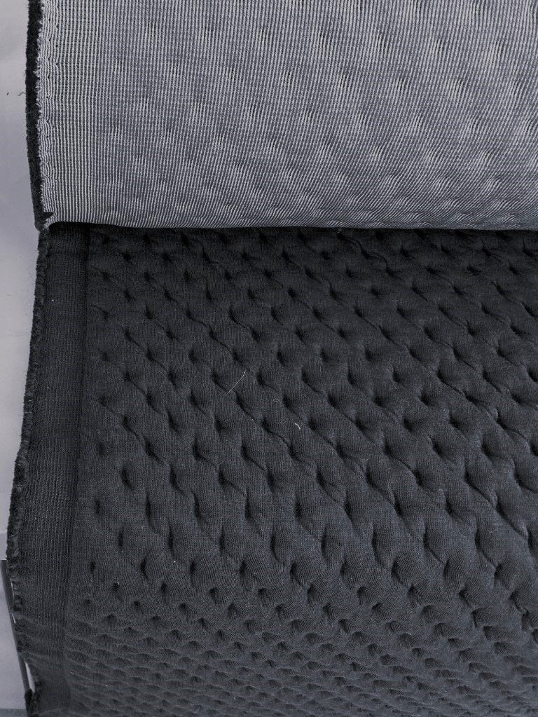 Kvadrat Febrik Stitch Caviar; donkergrijs; 3 mtr meubelstof, Hobby en Vrije tijd, Wol, 120 cm of meer, Ophalen of Verzenden, Grijs