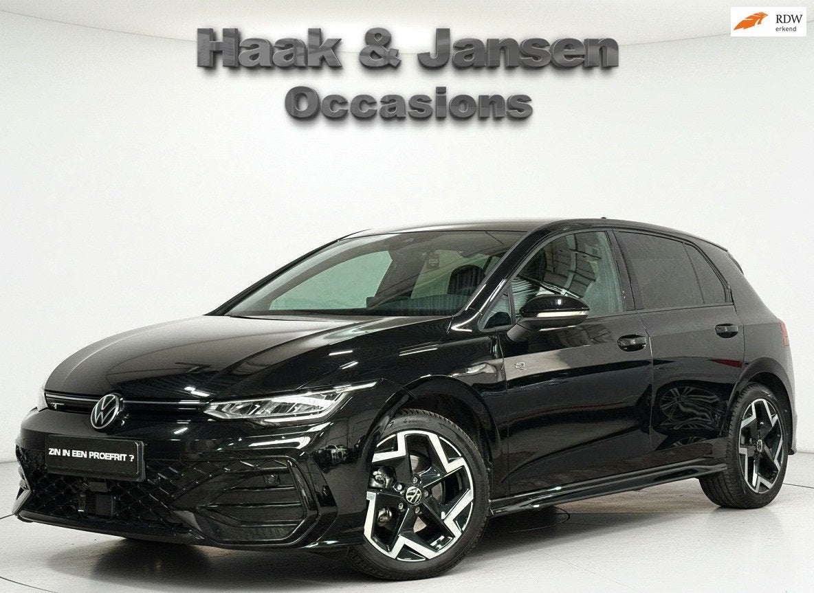 Volkswagen Golf 1.5 eTSI R-Line Edition - Inc BTW - ACC - Ca, Stof, 4 cilinders, 150 pk, Zwart