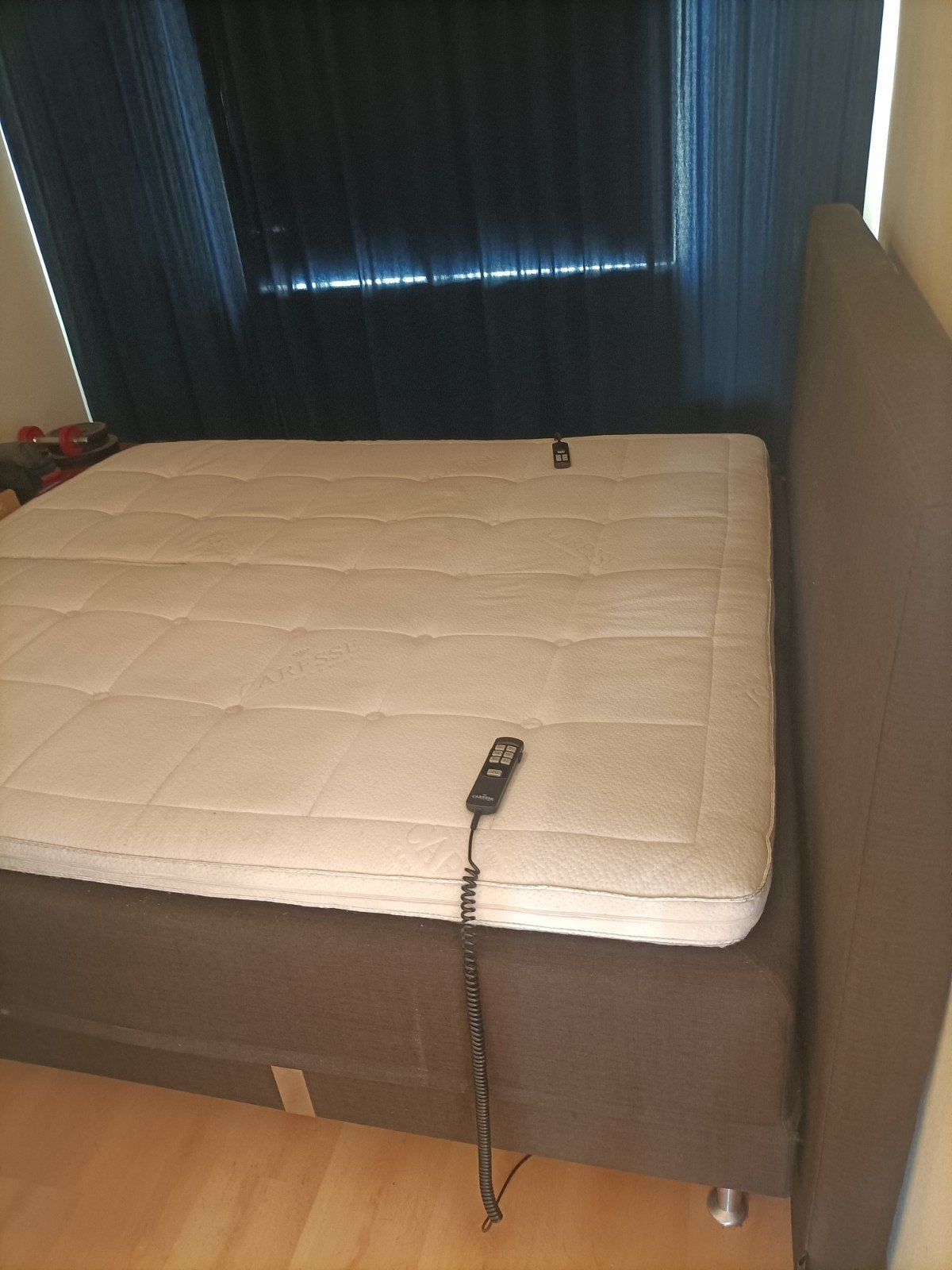 Boxspring 2 jaar oud wegens samenwonen, Huis en Inrichting, Slaapkamer | Boxsprings, Bruin, Tweepersoons, Ophalen of Verzenden