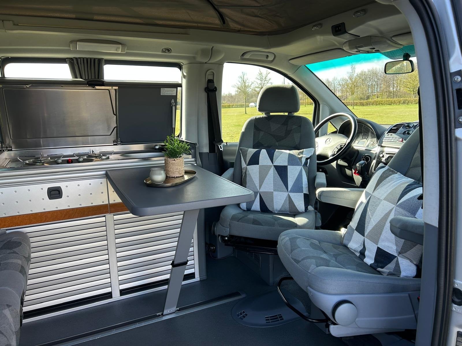 Foto 2 van Mercedes-Benz VIANO CDI 2.2 Originele Westfalia Buscamper me