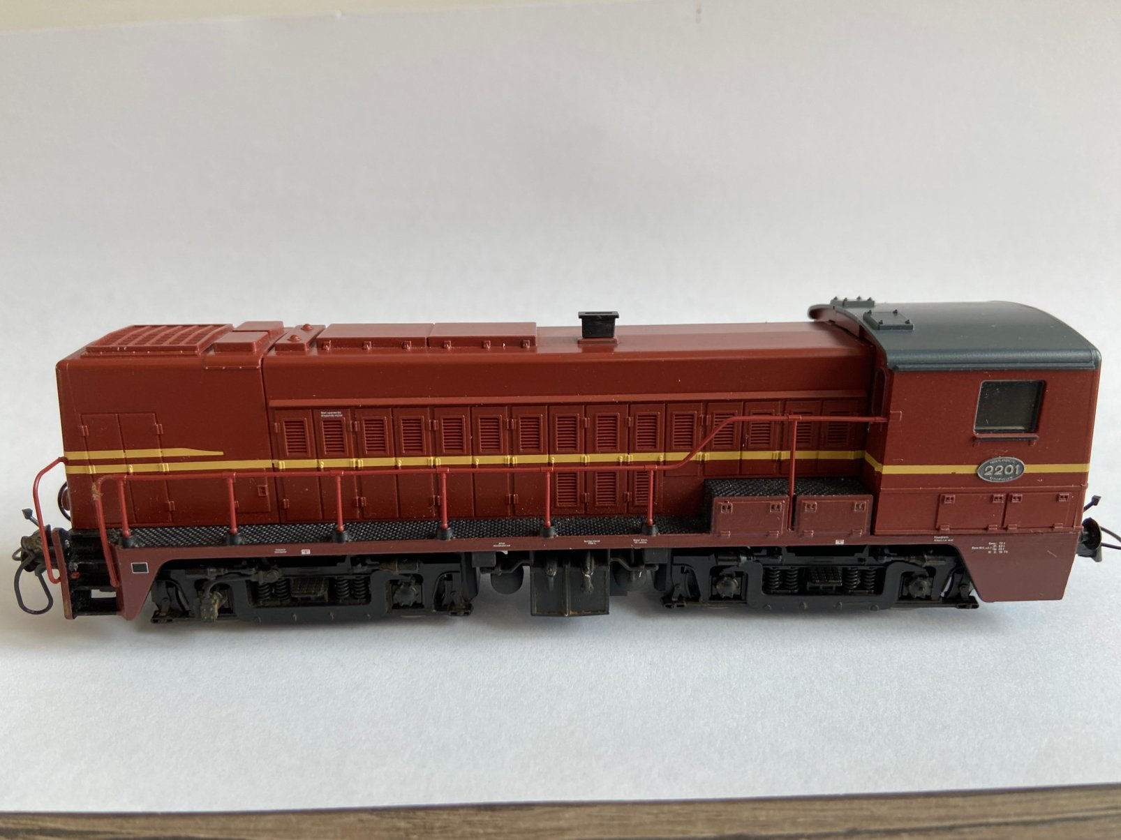 ROCO NS 2200 bruin epoche 3 (zonder demper op dak), Verzenden, Roco, Gelijkstroom, Locomotief