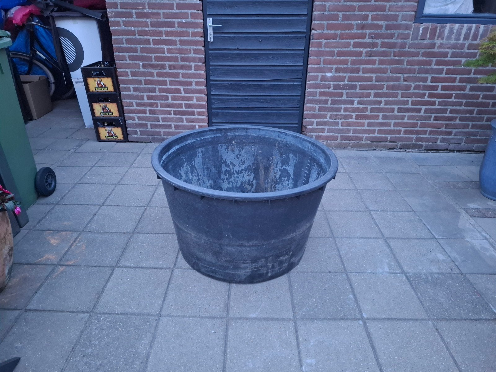 Grote ronde vijverbak Te Koop, Ophalen, Zo goed als nieuw