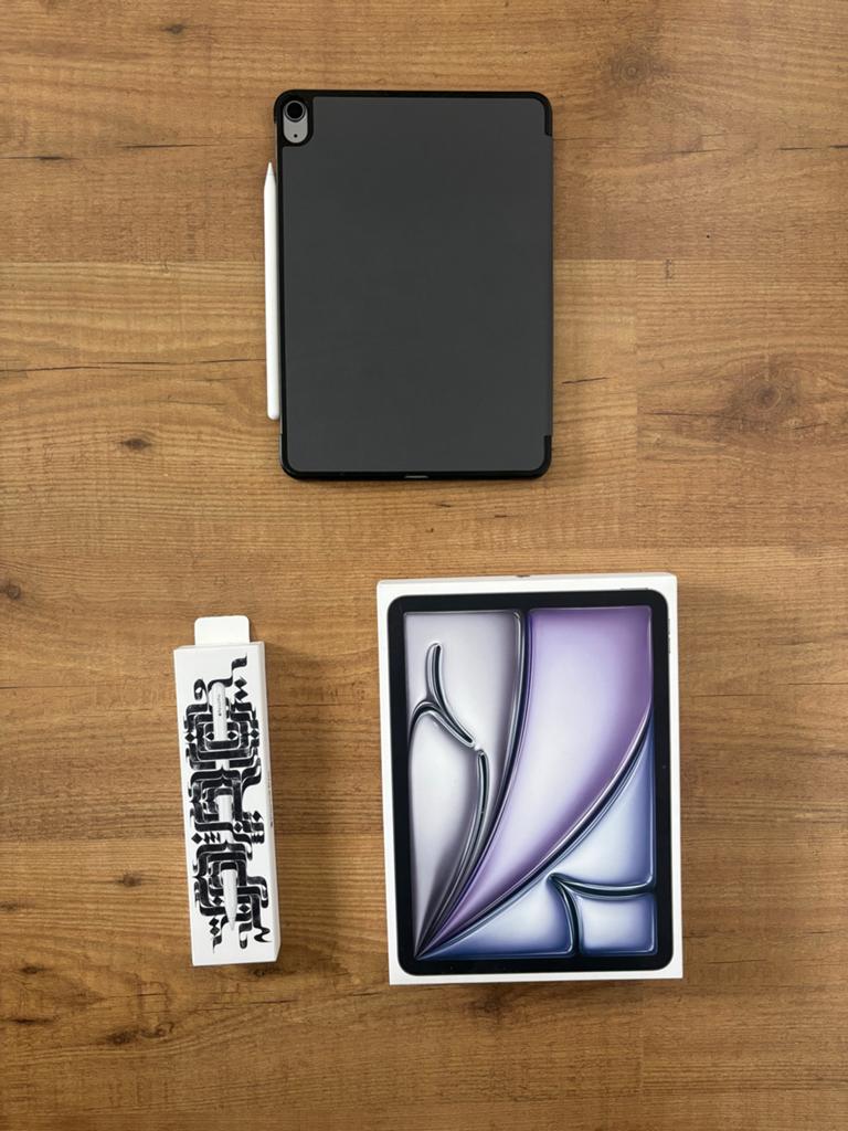 Apple iPad Air 2025 M3 256GB Wi-Fi + Apple Pencil Pro, Ophalen, 11 inch, Zo goed als nieuw, Grijs