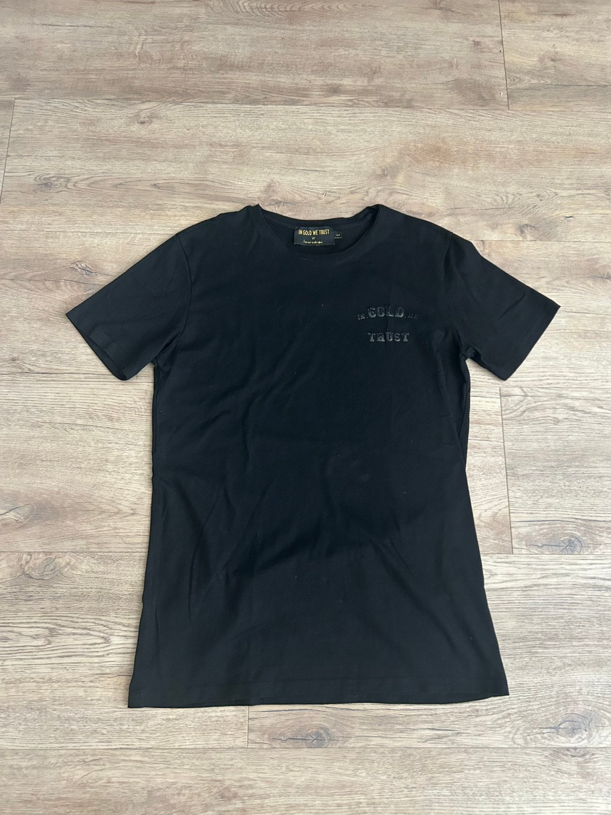 In Gold We Trust zwart heren shirt maat L dikke stof, Ophalen of Verzenden, Zo goed als nieuw, Maat 48/50 (M), Zwart
