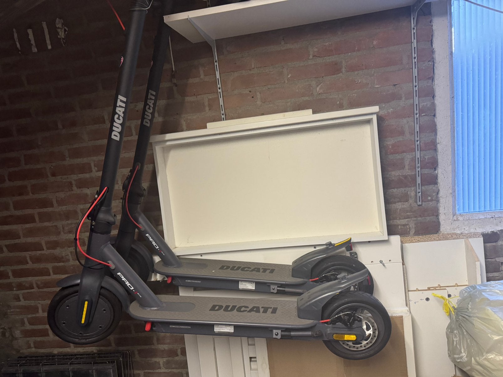 Elektrische step 2x, Ophalen of Verzenden, Zo goed als nieuw, Elektrische step (E-scooter)