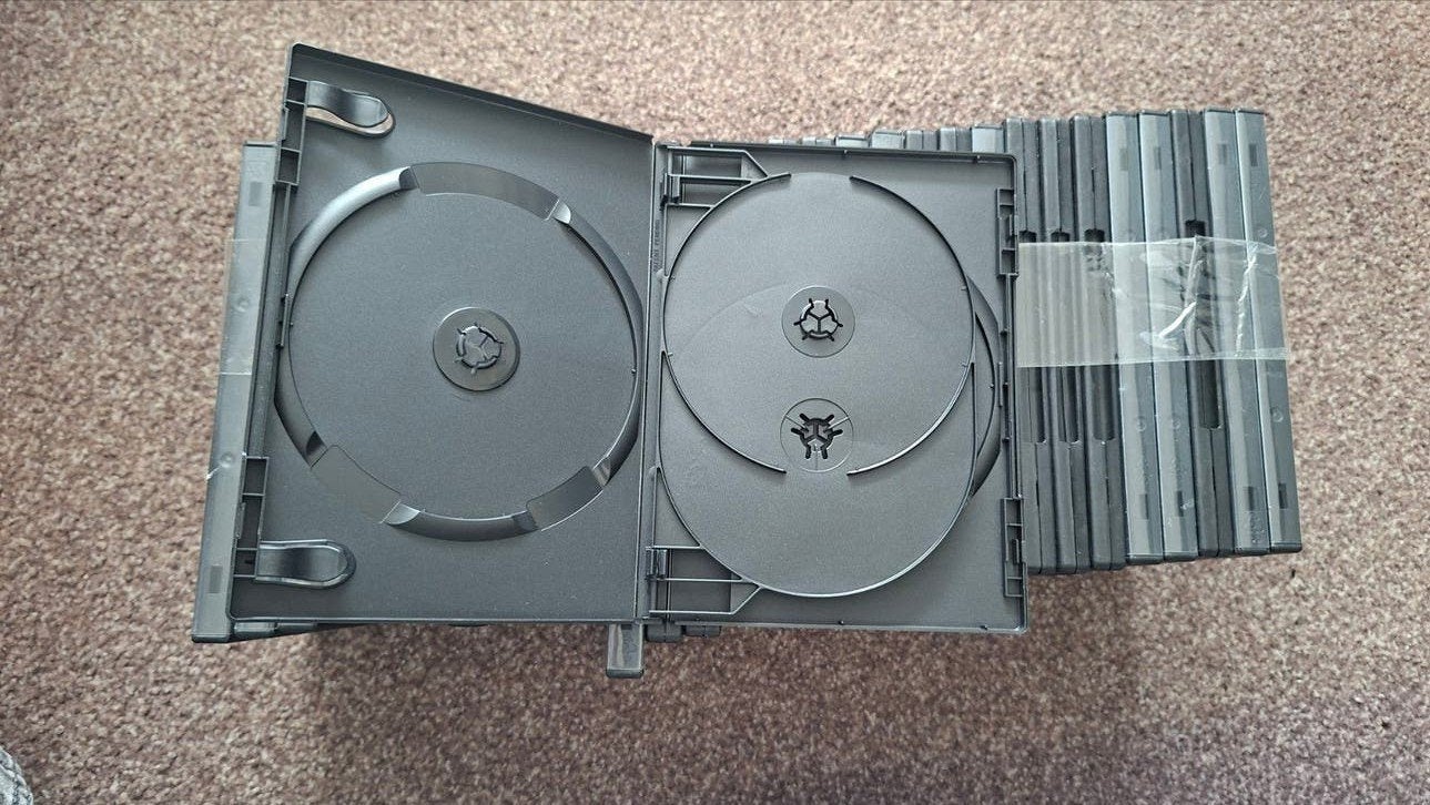 dvd doosjes voor 4 discs 30 stuks, Alle leeftijden, Ophalen of Verzenden, Zo goed als nieuw