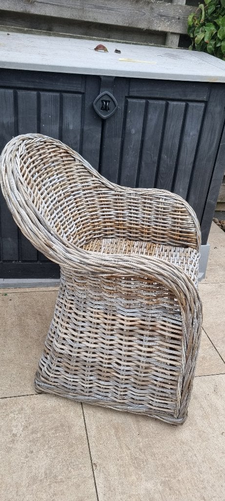Rotan stoel, perfect voor binnen of buiten., Huis en Inrichting, Ophalen, Zo goed als nieuw, 50 tot 75 cm, Riet of Rotan