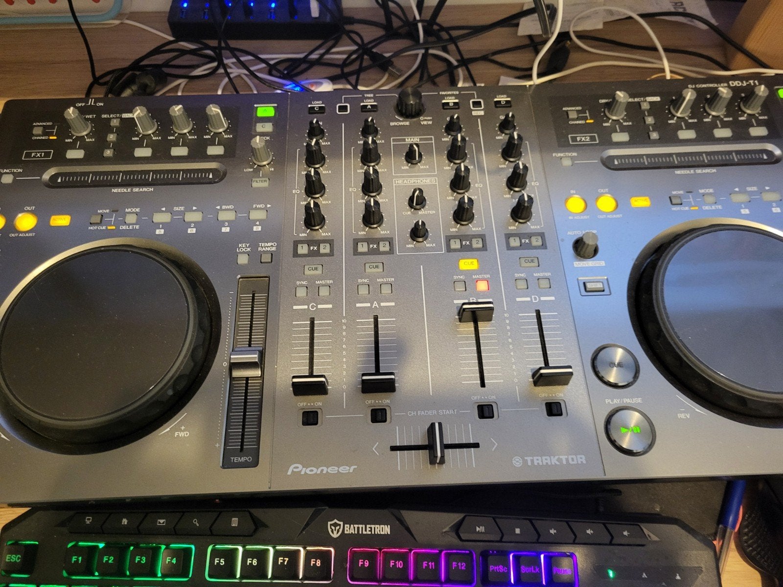 Pioneer 4-kanaals DJ Controller, Muziek en Instrumenten, Dj-sets en Draaitafels, Ophalen