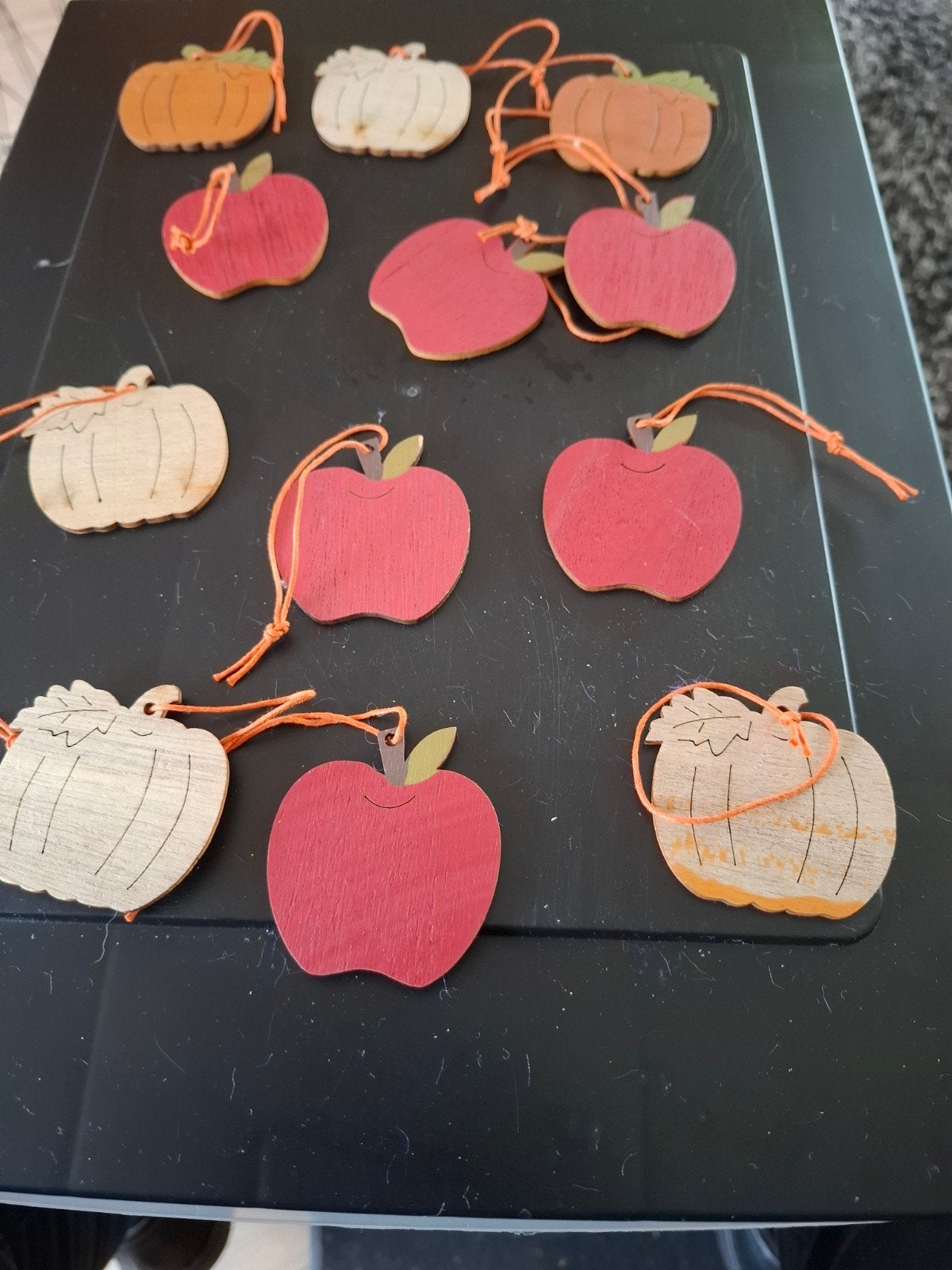 Decoratieve houten appels en pompoenen, Ophalen, Hout, Gebruikt, Meerkleurig