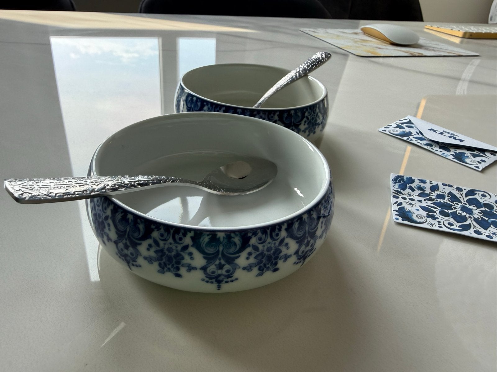 2 KLM Business Class Porseleinen Kommen + Lepels Marcel Wand, Huis en Inrichting, Keuken | Servies, Ophalen of Verzenden, Zo goed als nieuw