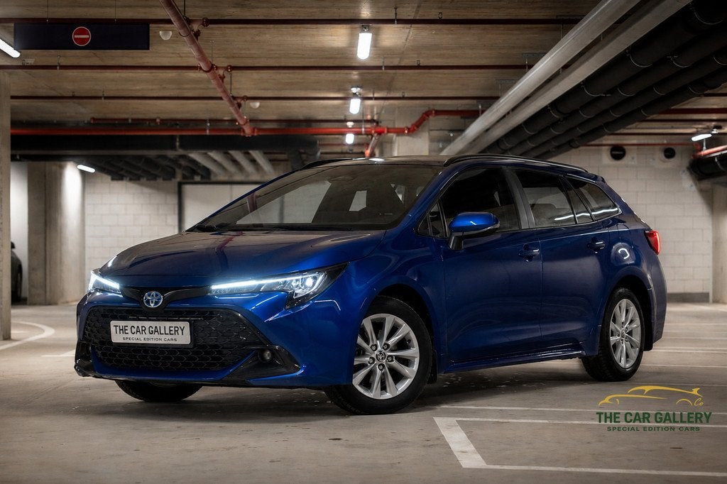 Toyota Corolla Touring Sports Hybrid 140 Dynamic, Gebruikt, 4 cilinders, Hybride Elektrisch/Benzine, 1798 cc