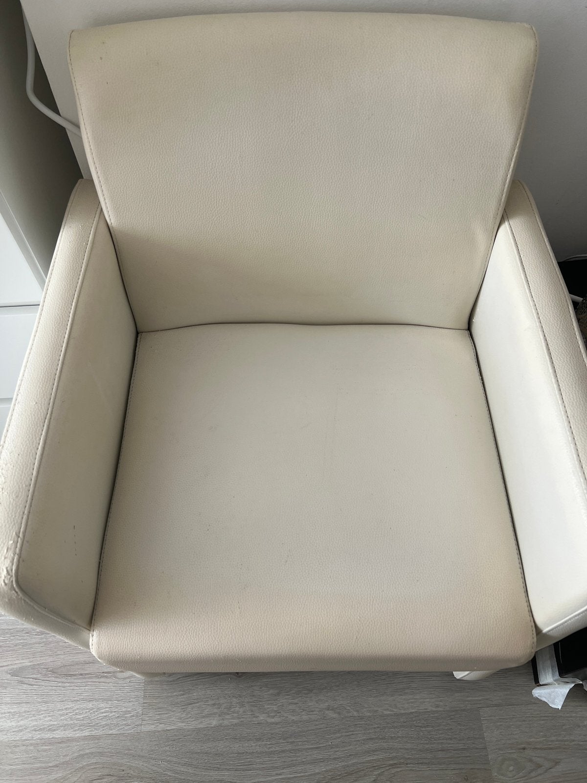 TE KOOP: Set van 2 Crèmekleurige tuinstoel / Bureaustoelen, Huis en Inrichting, Ophalen of Verzenden, Zo goed als nieuw, 50 tot 75 cm