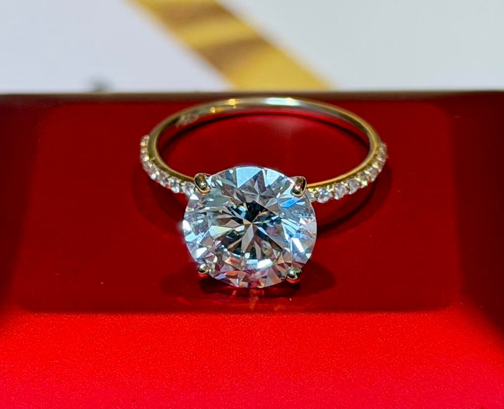Gouden (trouw) ring met VS1 diamant van maar liefst 4.18ct!, Sieraden, Tassen en Uiterlijk, Ringen, Nieuw, Ophalen of Verzenden