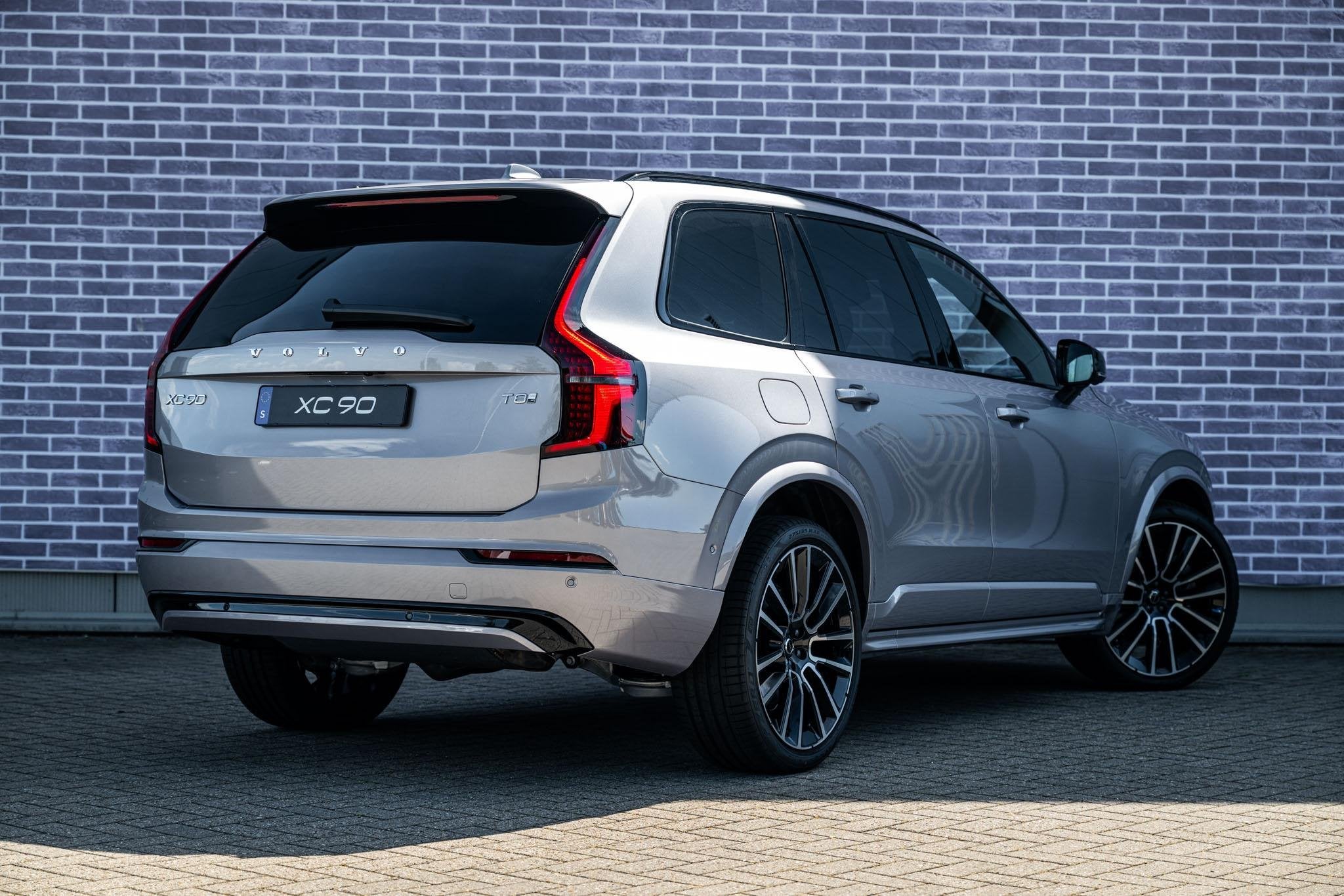 Volvo XC90 2.0 T8 Plug-in hybrid AWD Ultra Dark Executive Ed, 12 maanden, Euro 6, Hybride Elektrisch/Benzine, SUV of Terreinwagen