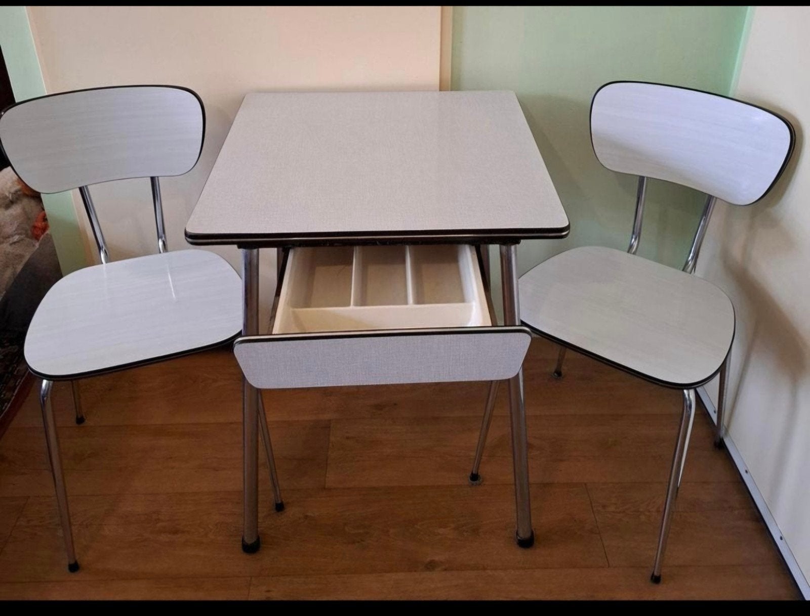 Formica eethoek Brabantia: tafel met 2 stoelen (jaren '50, Ophalen