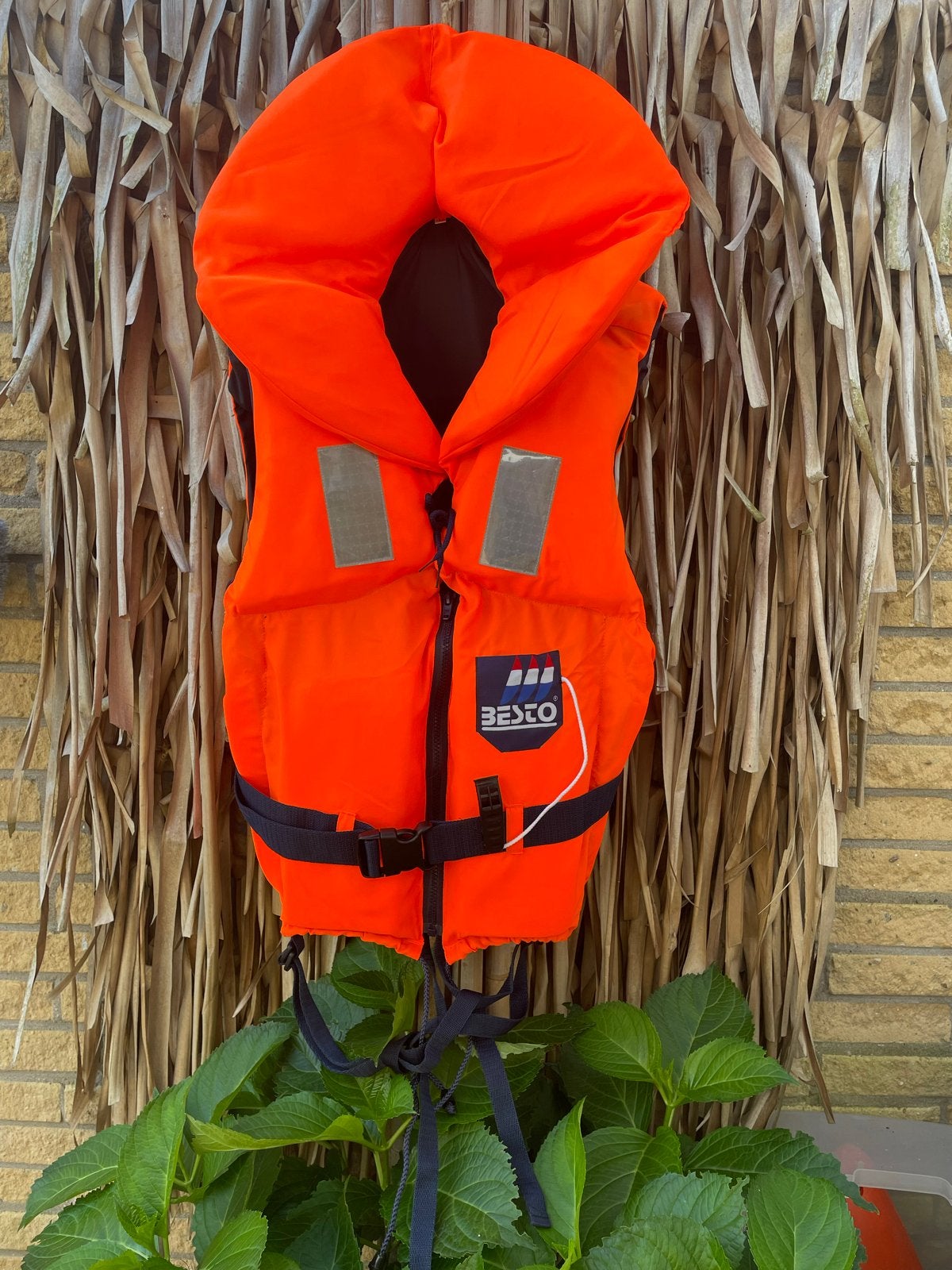 Besto reddingsvest 100N 70++kg met fluitje als nieuw 2x aang, Watersport en Boten, Watersportkleding, Ophalen of Verzenden, Zo goed als nieuw