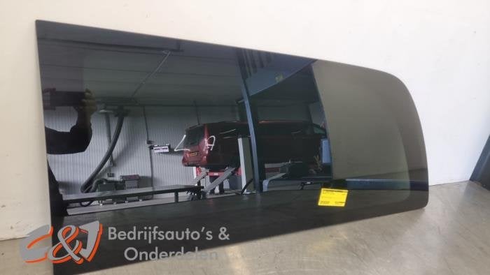 Ruit Laaddeur zijkant van een Mercedes Vito, Auto-onderdelen, Gebruikt, -, Ophalen of Verzenden, -