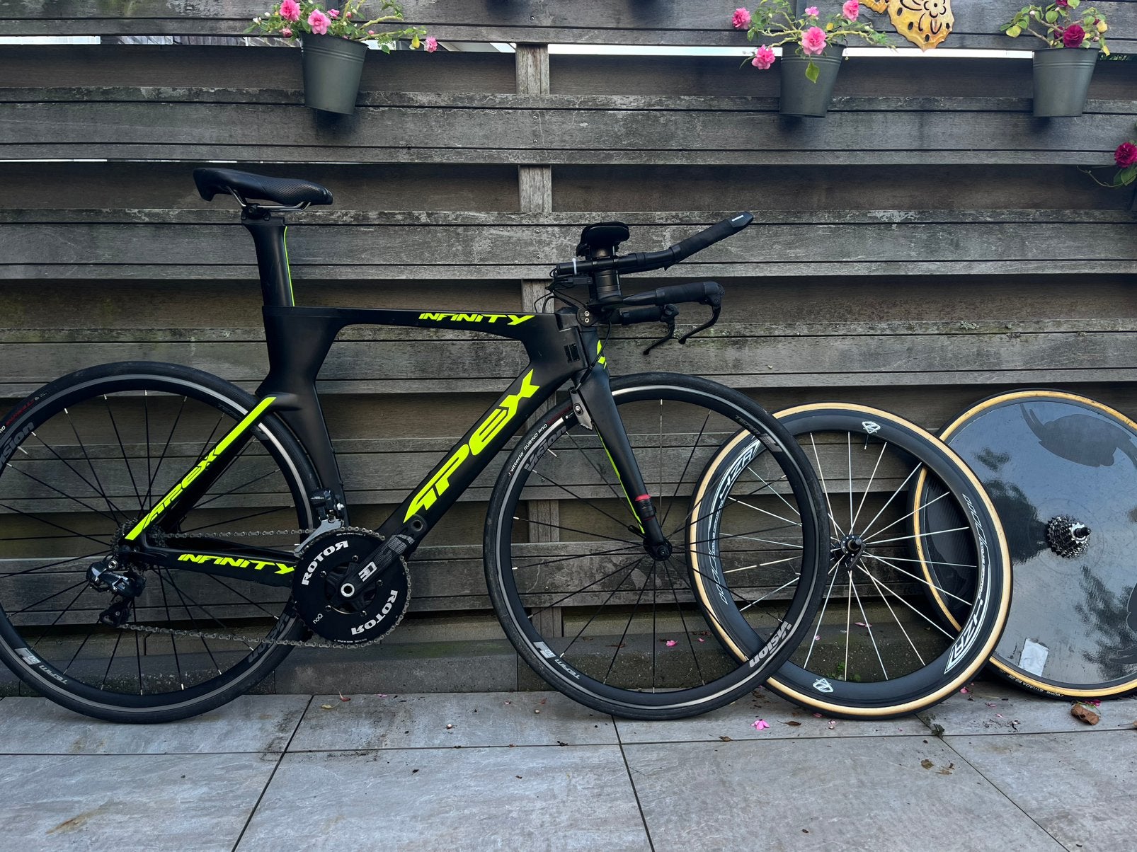 Apex infinity tijdritfiets, Gebruikt, Carbon, Meer dan 20 versnellingen, 53 tot 57 cm
