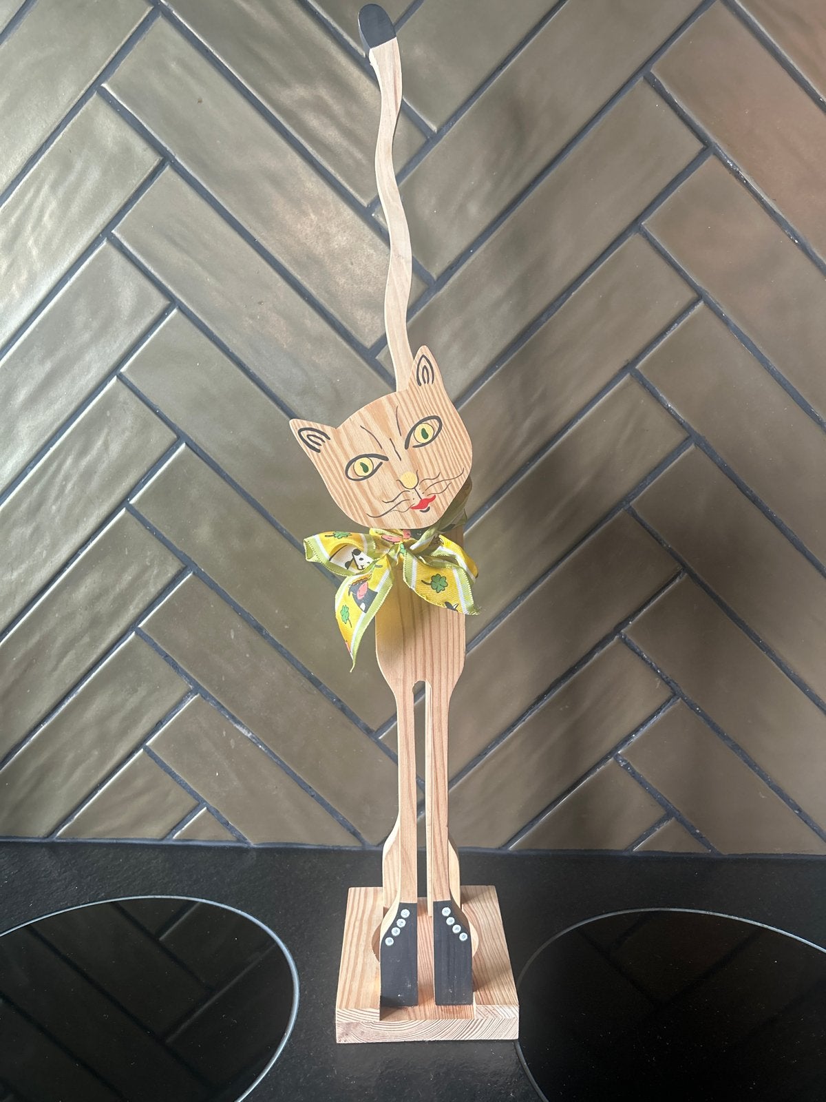 Houten Kat Decoratie - Uniek Handgemaakt Beeldje, Hout, Meerkleurig, Overige stijlen, Ophalen of Verzenden