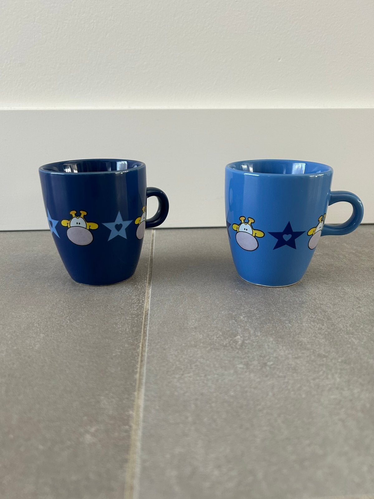 Twee nieuwe kopjes van Paperclip met de giraf van Jan Vis, Ophalen of Verzenden, Nieuw